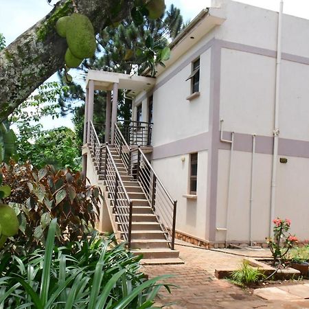 Golden Cherries Guest House Jinja Exterior foto