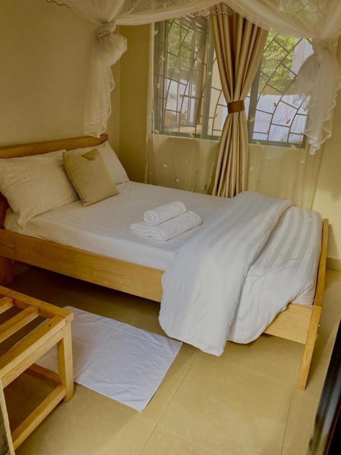 Golden Cherries Guest House Jinja Exterior foto