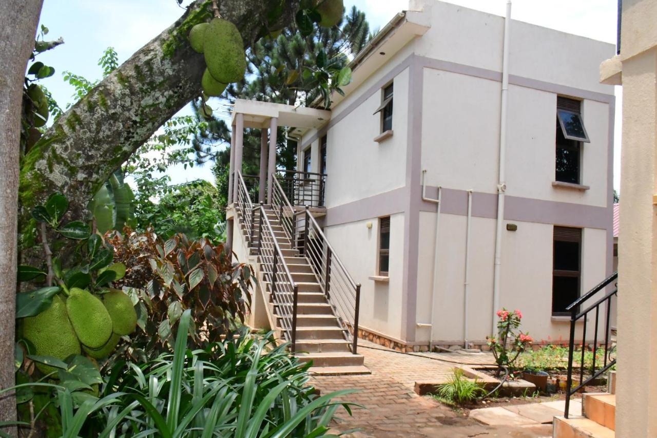 Golden Cherries Guest House Jinja Exterior foto