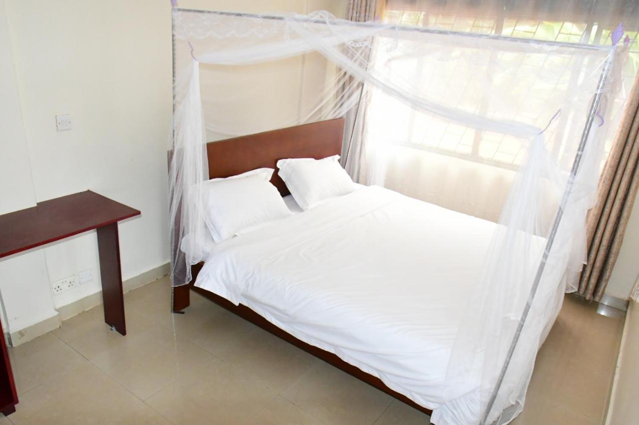 Golden Cherries Guest House Jinja Exterior foto
