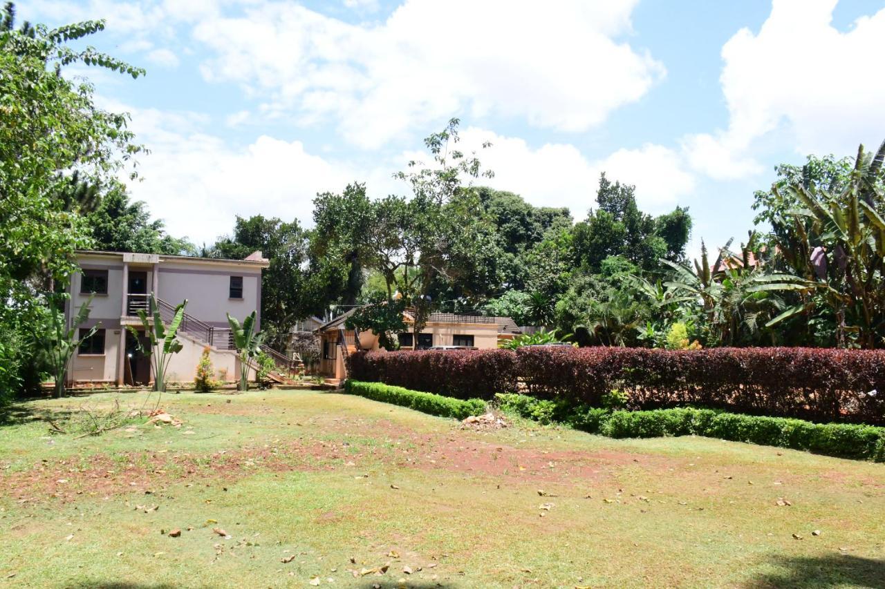 Golden Cherries Guest House Jinja Exterior foto