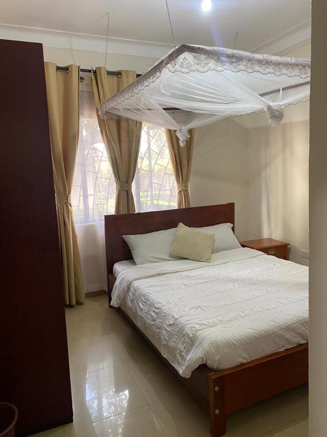 Golden Cherries Guest House Jinja Exterior foto