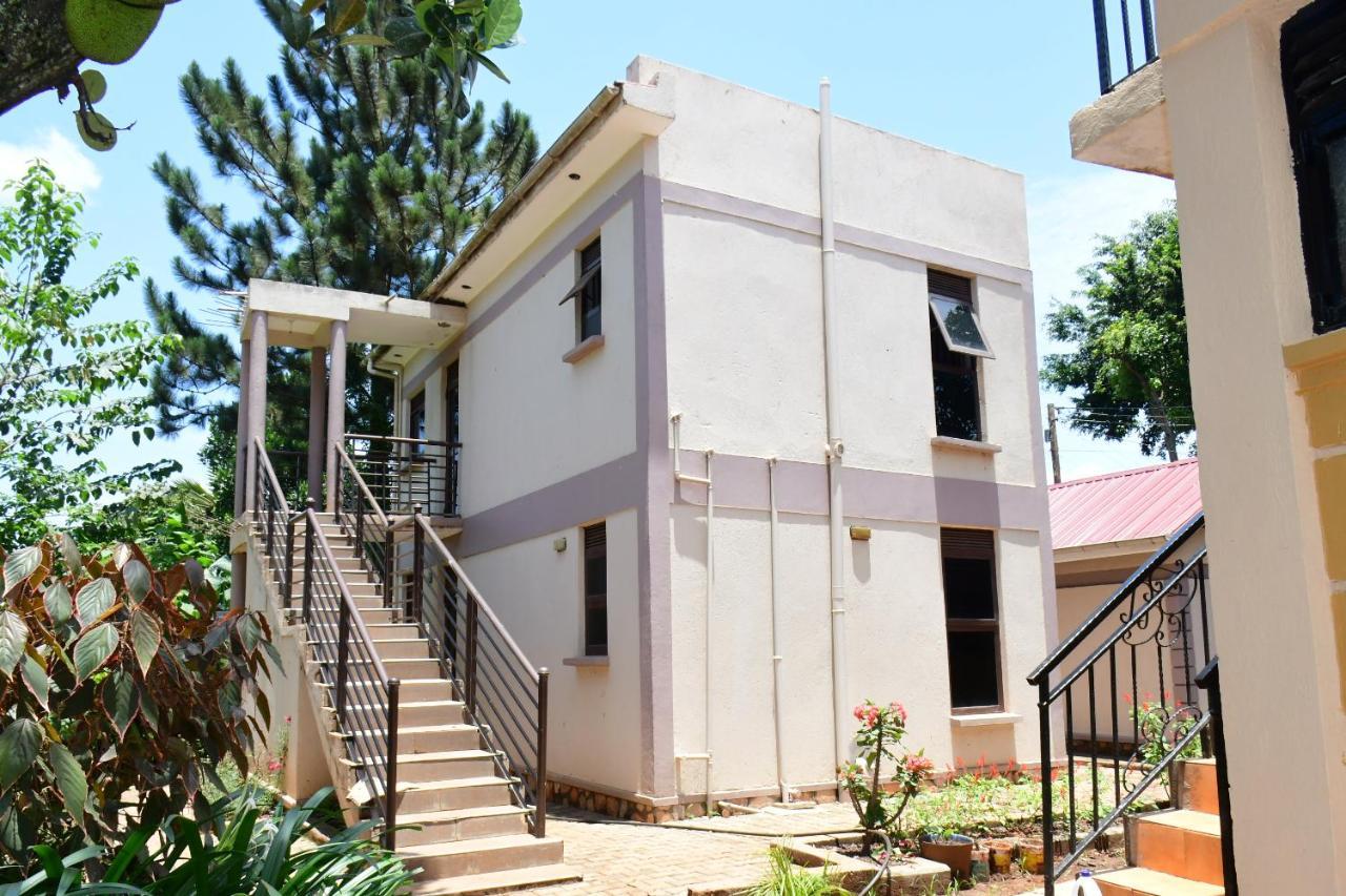Golden Cherries Guest House Jinja Exterior foto